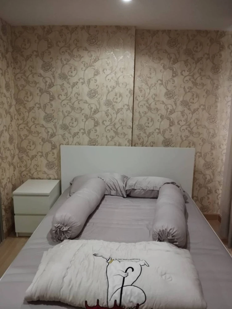 For sale: A Plus 2 Rattanathibet with beautiful wallpaper throughout the room. Fully furnished. Interested in owning one? Reserve now!