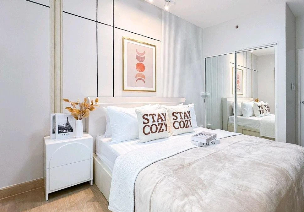 For sale: A Space Asoke-Ratchada, spacious room, ready to move in, fully furnished, kitchen area with built-in counter, very good quality, hurry and b