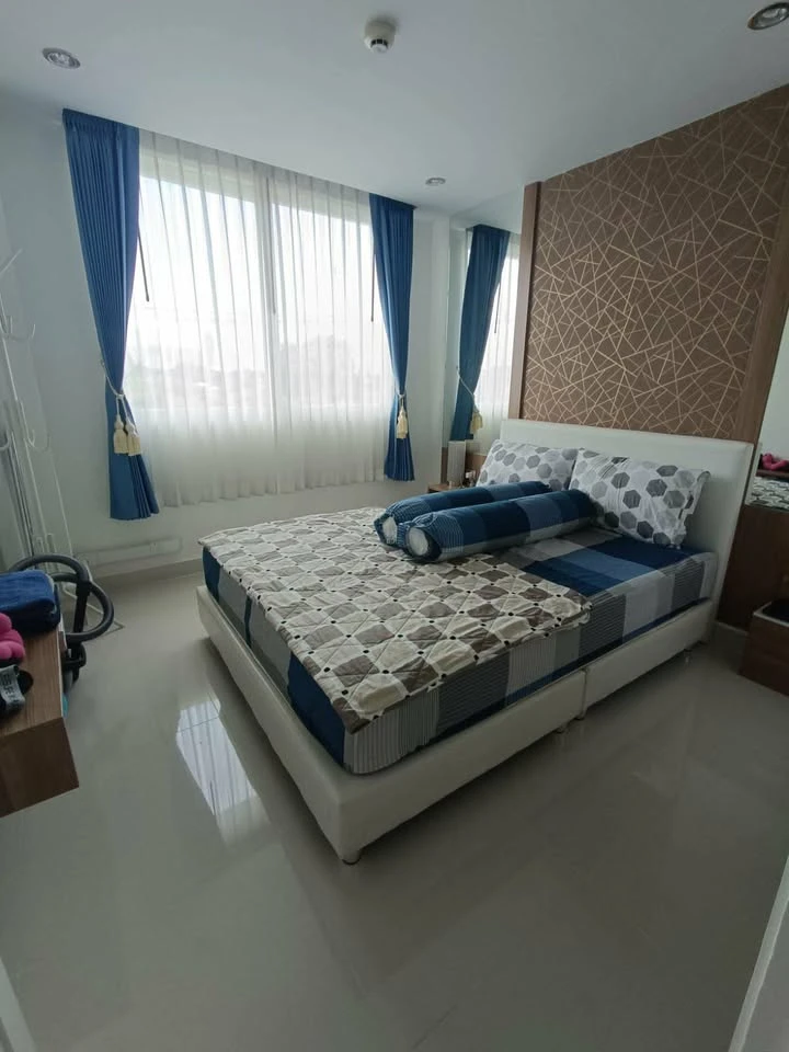 Selling a 3rd floor unit at Amazon Residence Pattaya. Prime location, beautiful garden view, convenient transportation. Book now!