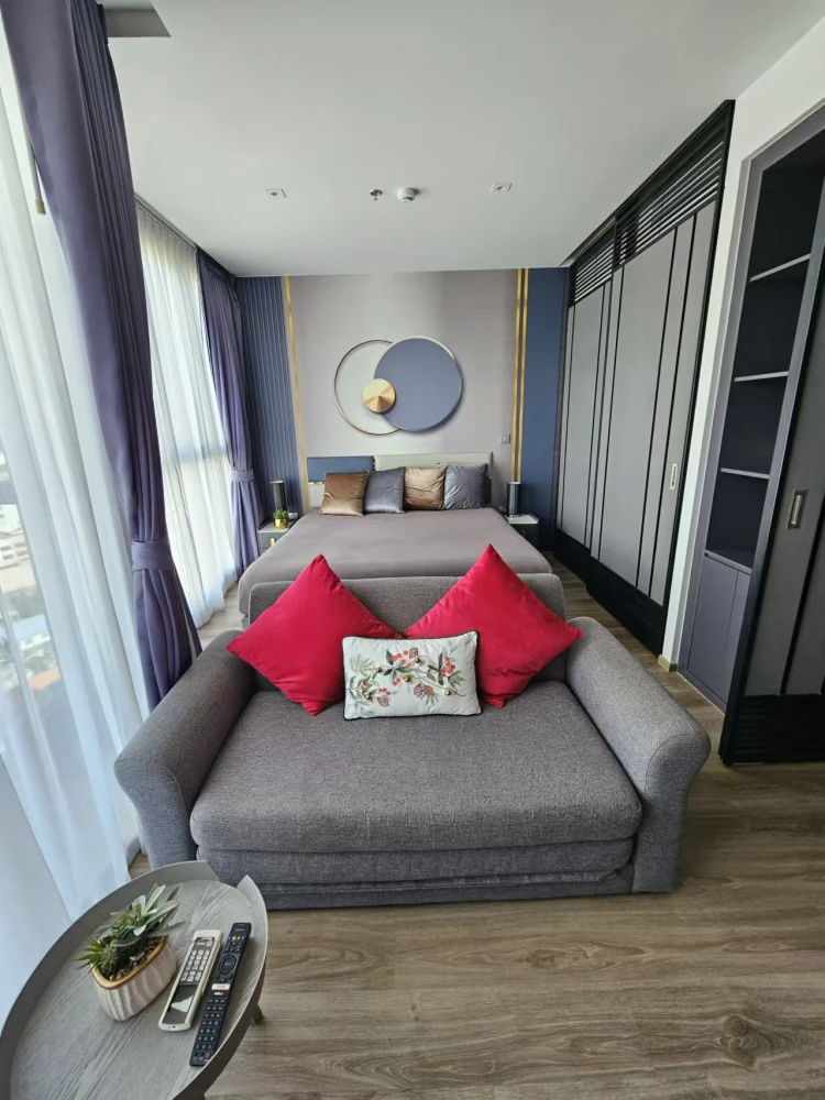 For sale Andromeda Pattaya, 17th floor, sea view, beautifully built-in decoration, book now and you won't be disappointed.