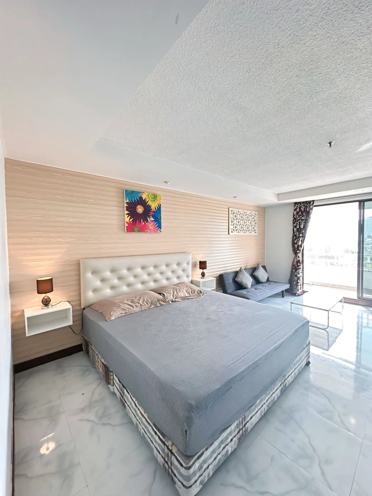For sale: Angket Condominium, 4th floor, Jomtien Beach view, fully furnished, nice to live in. If interested, hurry and reserve now.