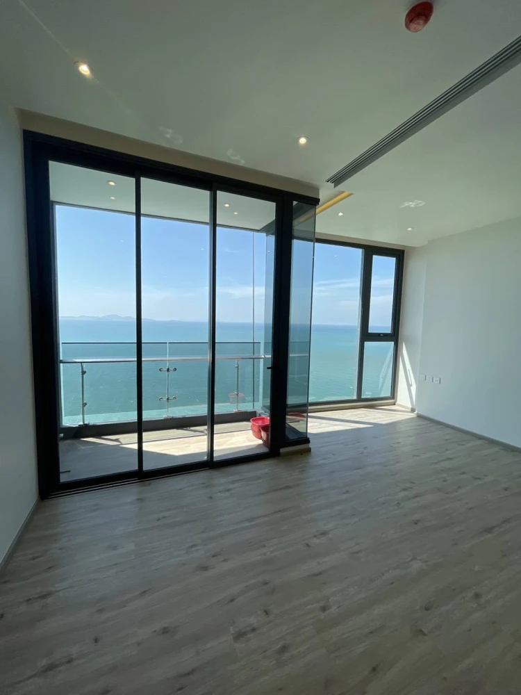 For sale: Arom Wongamat, spacious room, comfortable living, high floor, sea view. If you don't reserve, it's a mistake+++