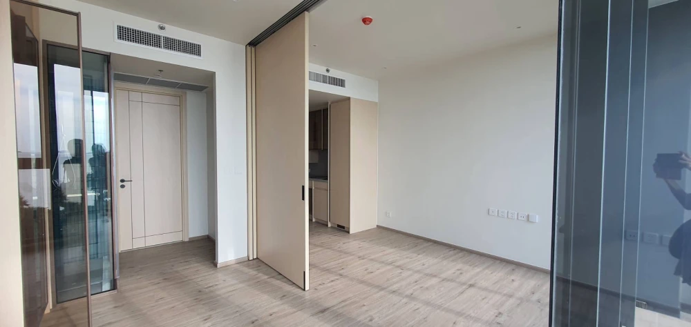 For sale: AROM WONGAMAT, a nice room, good location, comes with complete facilities, don't miss it.