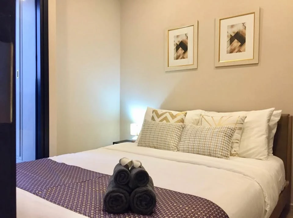 For sale, for rent, Ashton Asoke, fully furnished room, ready to move in, 31st floor, high view, if you don't reserve, you'll regret it later.