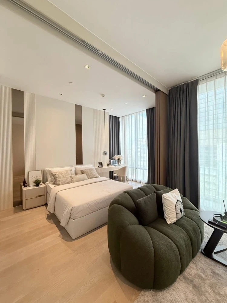 Selling Ashton Silom, 12th floor. Beautifully decorated unit. Book now! Don't miss out!