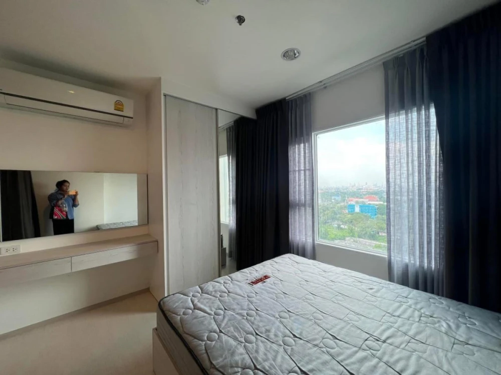 Selling ASPIRE Erawan, 15th floor, unobstructed river view, fully furnished, ready to move in. Book now!