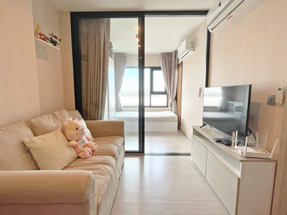 For sale Aspire Erawan Prime 7th floor, spacious room, 1 bedroom, 1 multipurpose room, don't miss it.