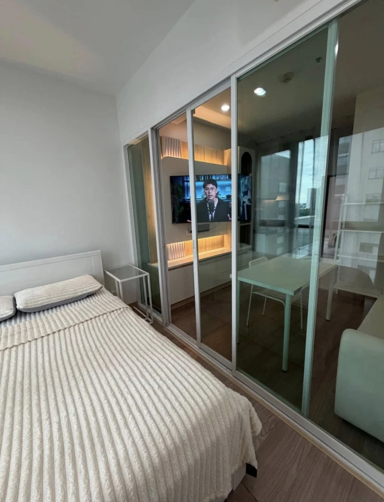 Astro Condominium for sale, located next to the Pink Line BTS Skytrain, very convenient transportation. Fully furnished as shown in the pictures. Book