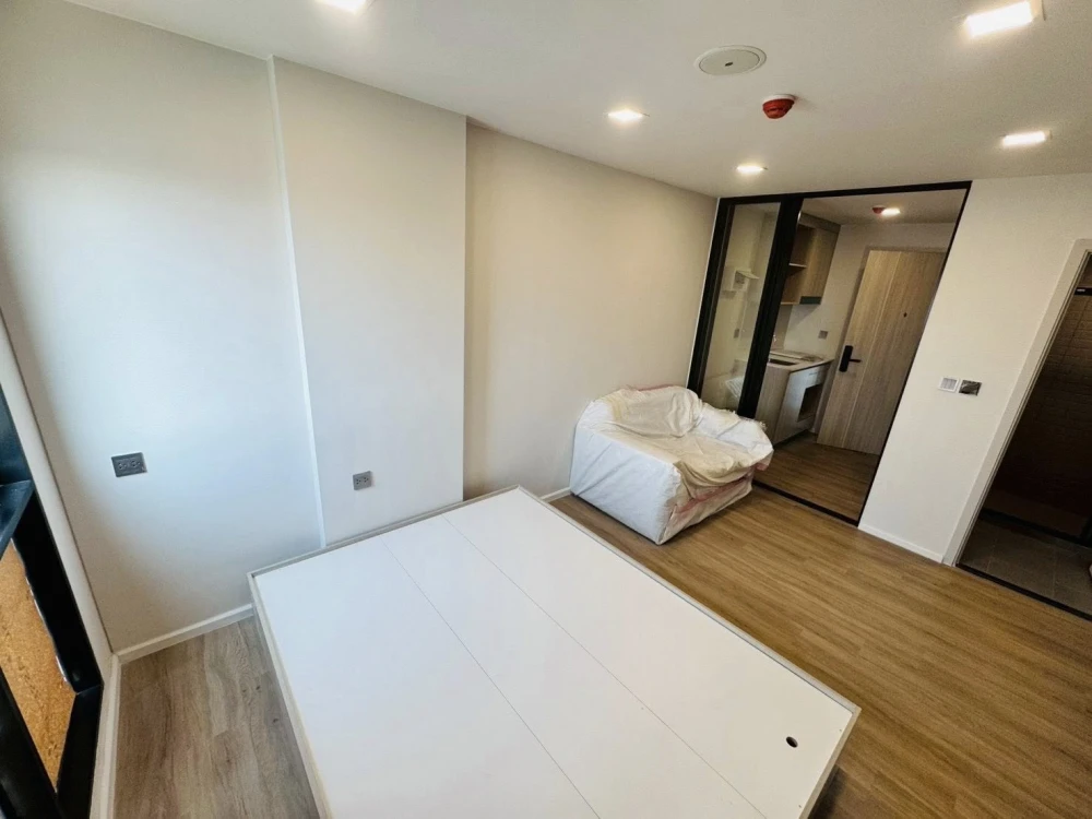 Selling Atmoz Flow Minbur condo, ready to move in. Just bring your belongings; furniture included.