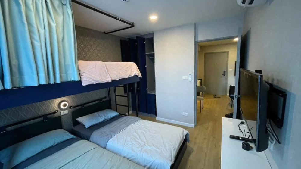 For sale: Attitude BU, a lovely room with a built-in bed and excellent wallpaper. Fully furnished. Don't miss out on this great deal!