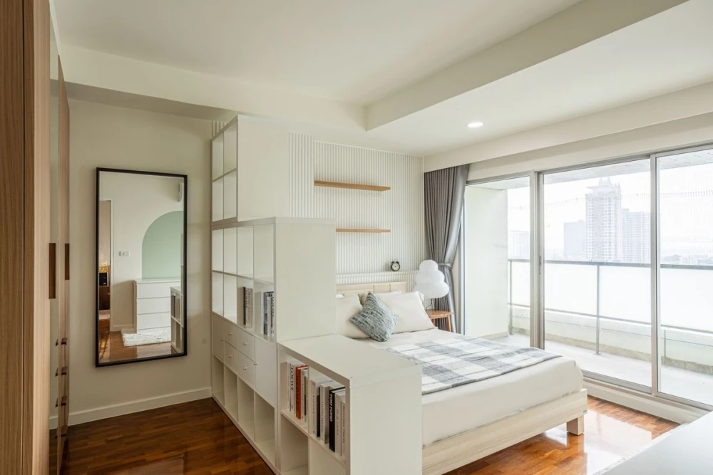 Baan-Nonsi for sale, spacious room, lots of usable space, decorated in a stylish tone, comes with complete furniture, good like this, don't miss it.