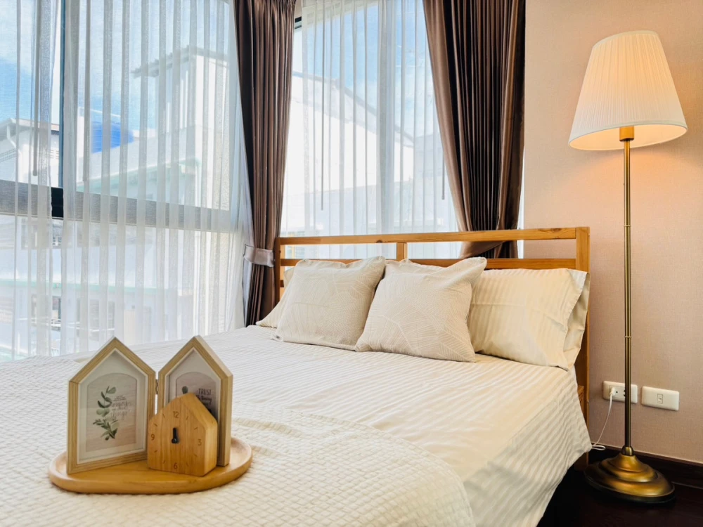 Selling a fully furnished condo at Bangkok FELIZ Sathorn-Taksin, 4th floor. Book now!