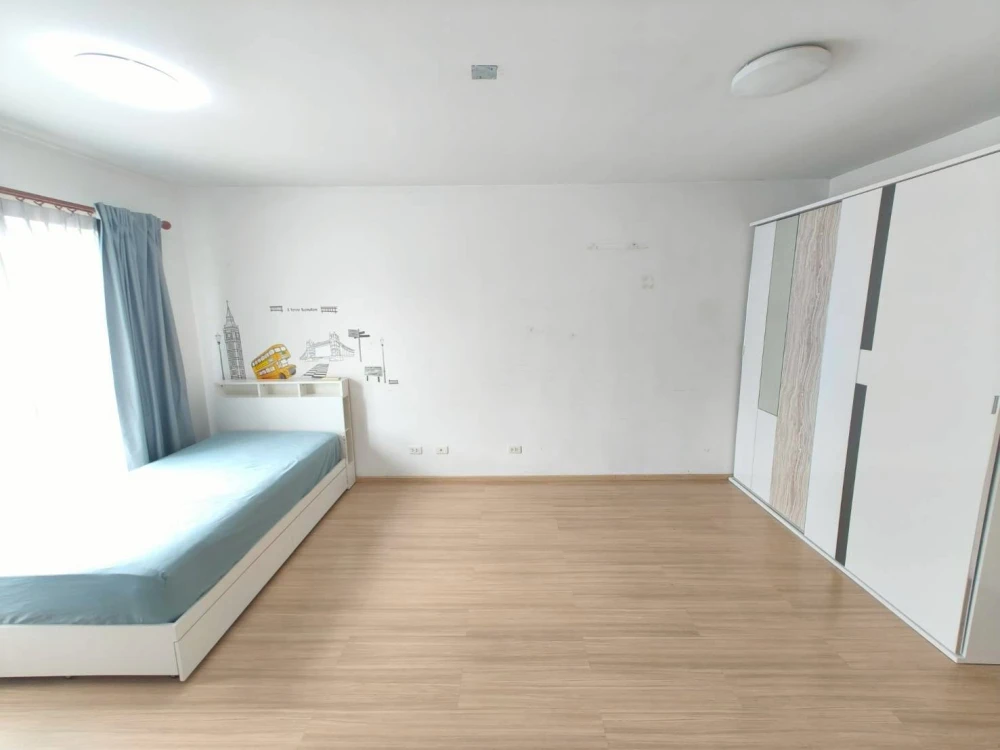 Selling 4 studio rooms at Be You Chokchai. Fully furnished with appliances. Book now!