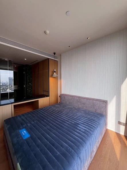 Selling Beatniq Sukhumvit 32 unit, fully furnished with appliances, high floor, great location! Book now before it's too late!!! **