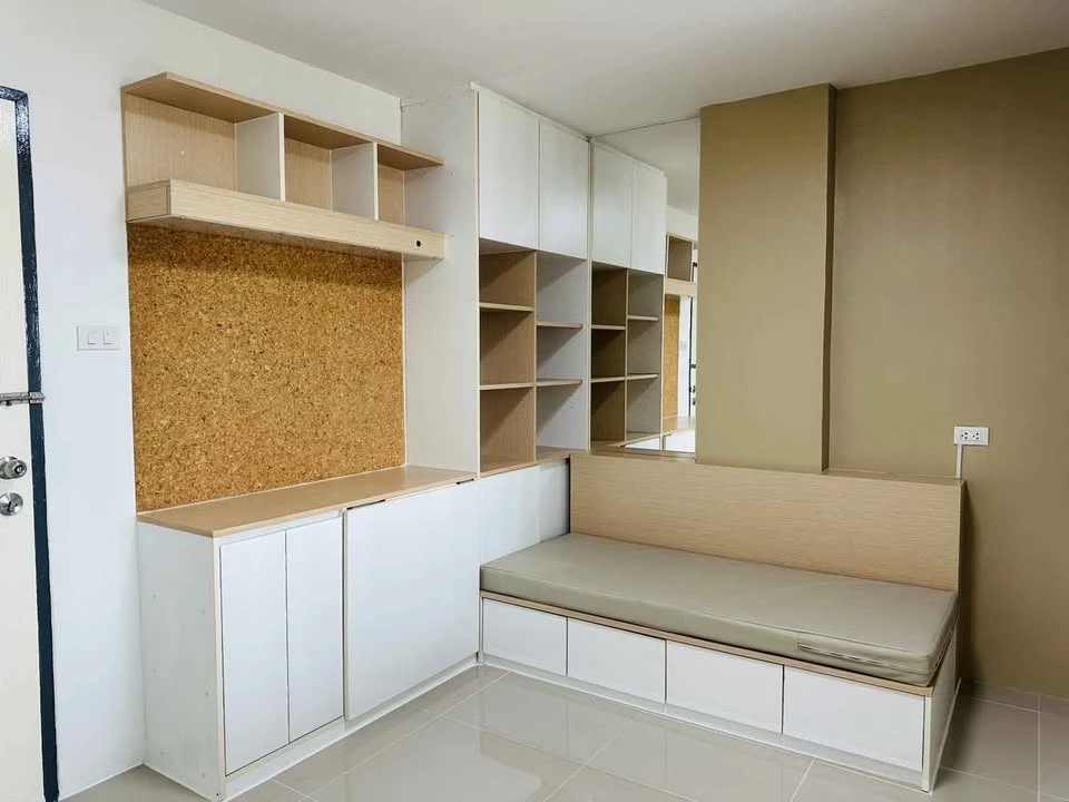 Beston Condo for sale, 1 corner room, open view, no buildings blocking, airy, comfortable, built-in furniture throughout the room, reserve now.