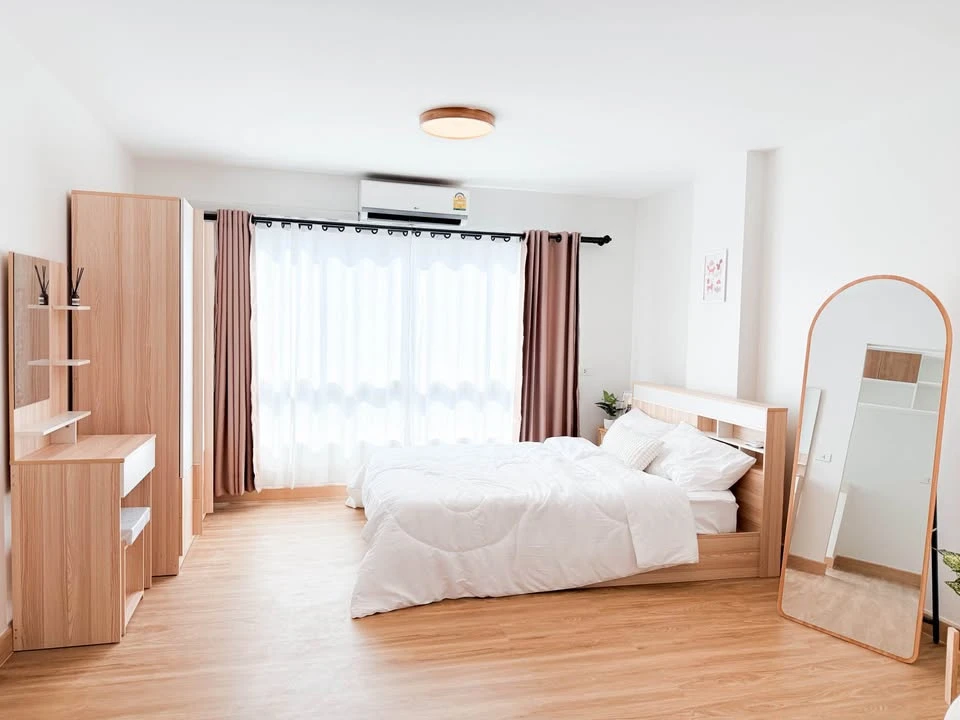 For sale: Beston Condo 2, beautifully decorated in a minimalist style, good location, convenient transportation, swimming pool view. Don't miss it!