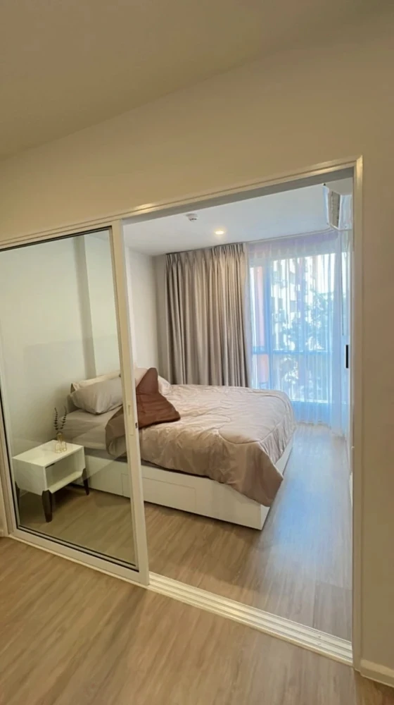 Blue Condominium, Phahonyothin 35, 6th floor. Fully furnished and equipped with appliances. Ready to move in.