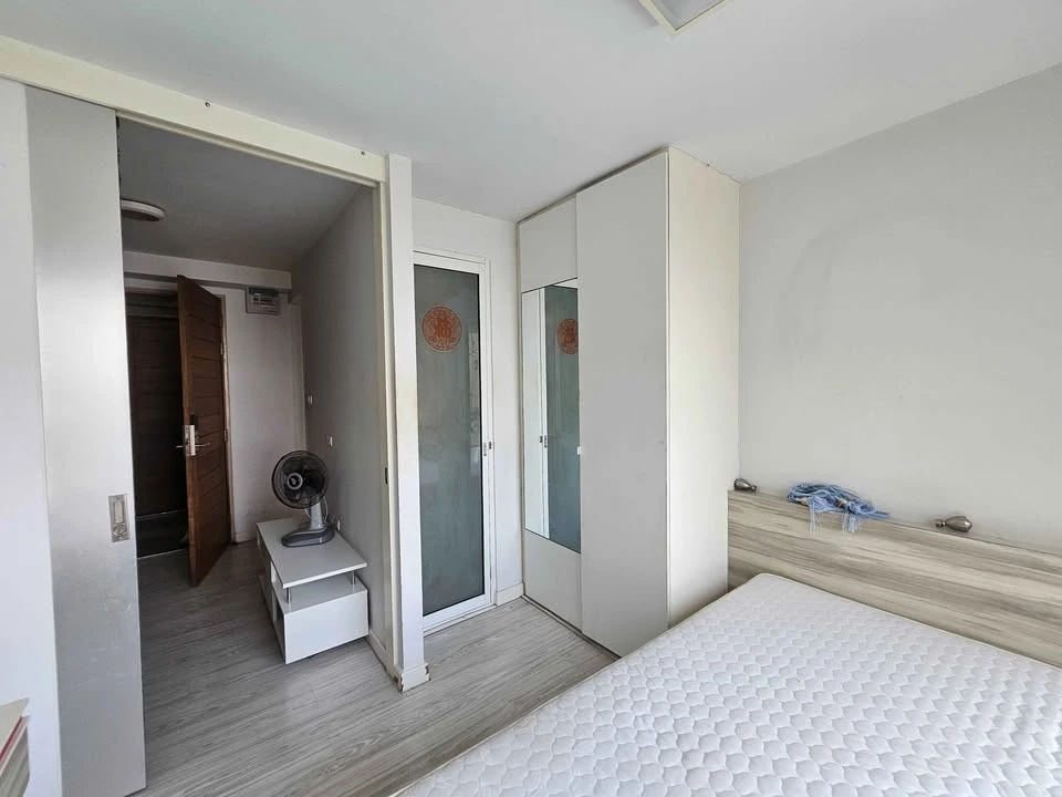 C Style Condo for sale! Fully furnished, just bring your belongings and move in! Book now before it's too late!!!