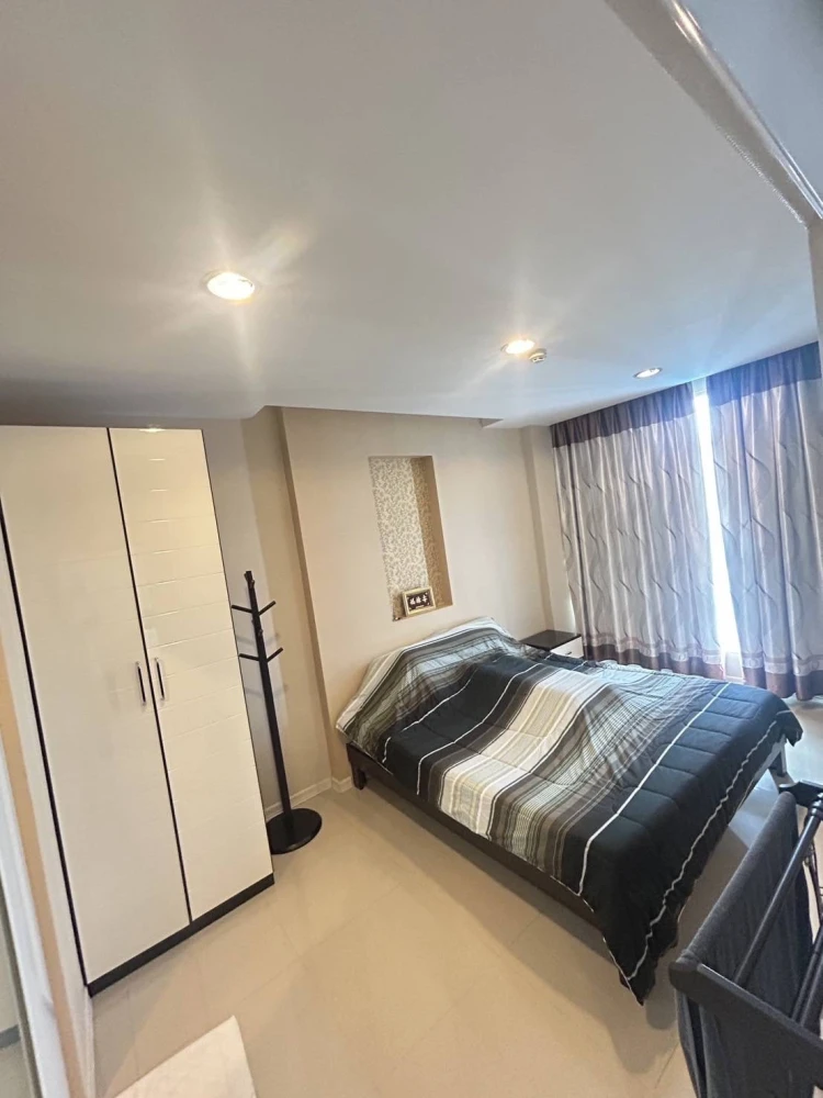 For sale: CC Condominium 1, 1 bedroom, 1 bathroom, good location, fully furnished, don't miss out.