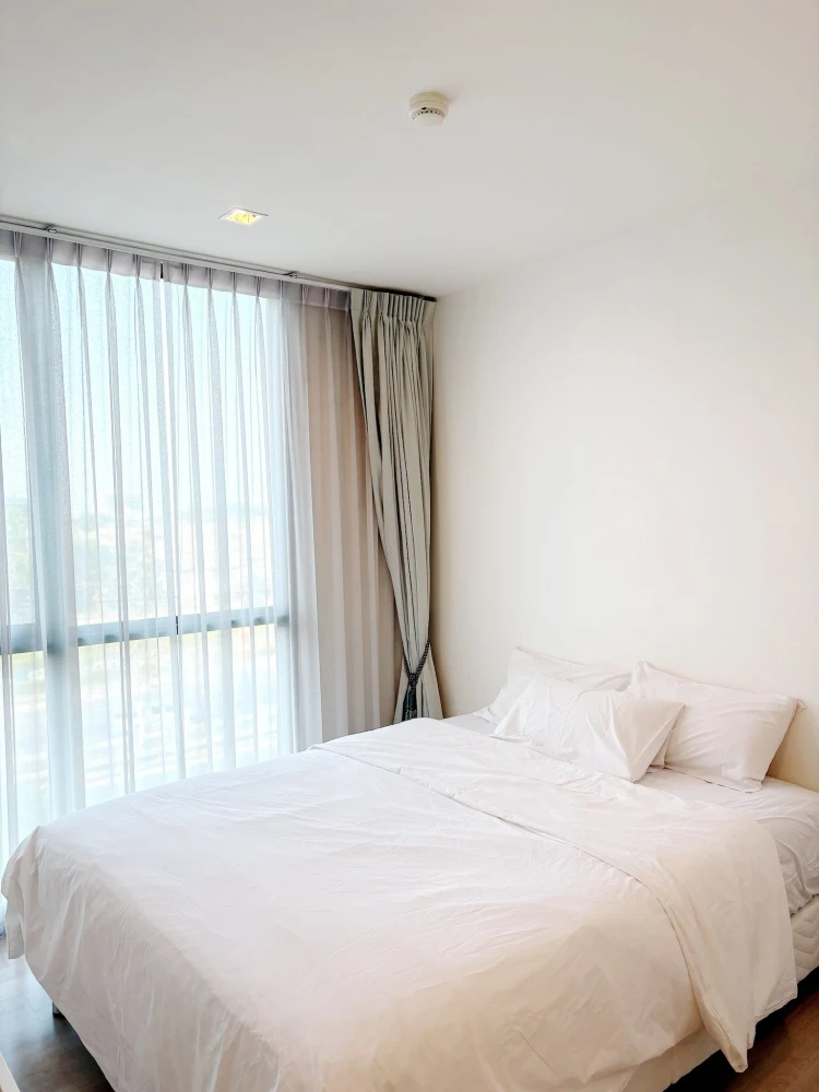 For sale: Chambers Cher Ratchada-Ram Intra, facing north, front building with privacy, others cannot see us, furnished and ready to move in, free elec