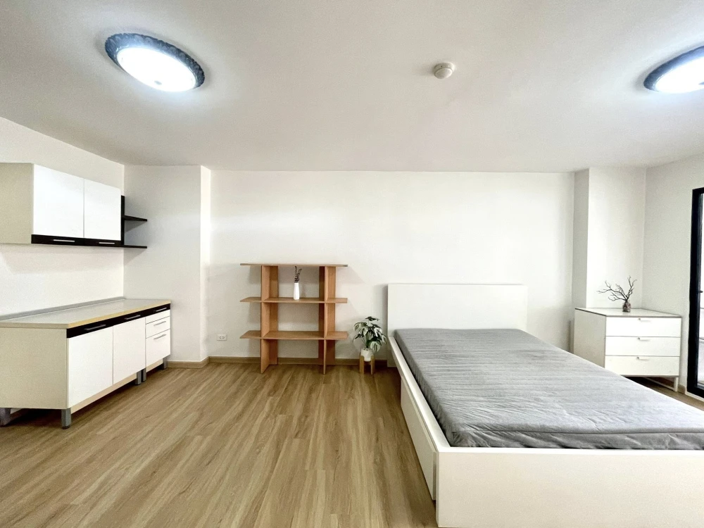 Champs Elysees Tiwanon Studio for sale, spacious living space, open view, fully equipped with amenities. Reserve now!