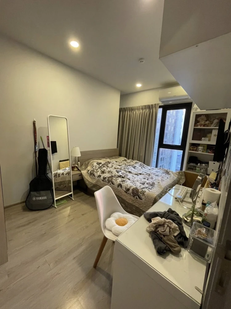 Selling Chapter One Flow Bangpo, 2 bedrooms, spacious living area, and fully equipped with amenities. Book now!