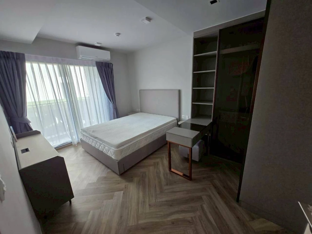 Selling Chapter Thonglor 25 condo unit, ready to move in. Fully furnished + complete appliances. Just bring your suitcase! Don't miss out!