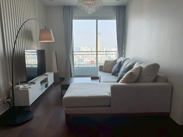 Circle Condominium for sale. Nice unit, fully furnished + complete appliances. Book now!
