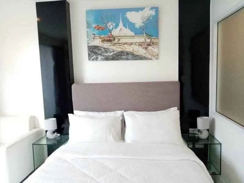 Selling City Center Residence, unit A, 1st floor. No elevator needed; direct access to the swimming pool from the building. Balcony with garden view.