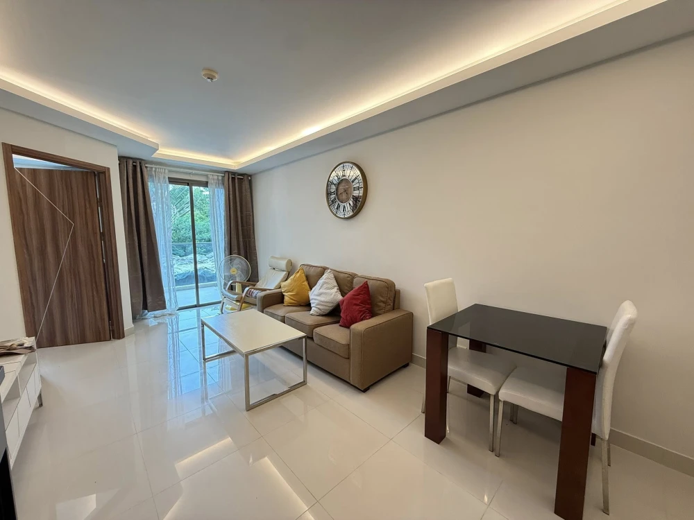Club Royal Wongamat for sale, 1 bedroom, 1 bathroom, fully furnished, beautiful swimming pool view, reserve now!