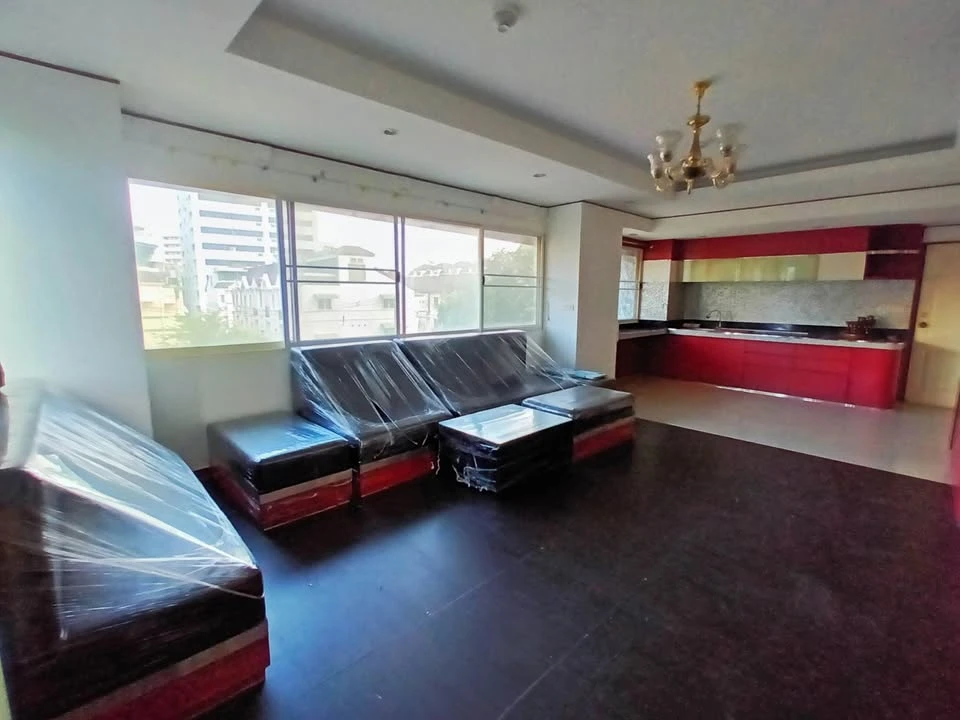 Condo for sale, Pinklao River Park View, ready to move in, spacious and comfortable room, hurry and reserve now before it's too late.