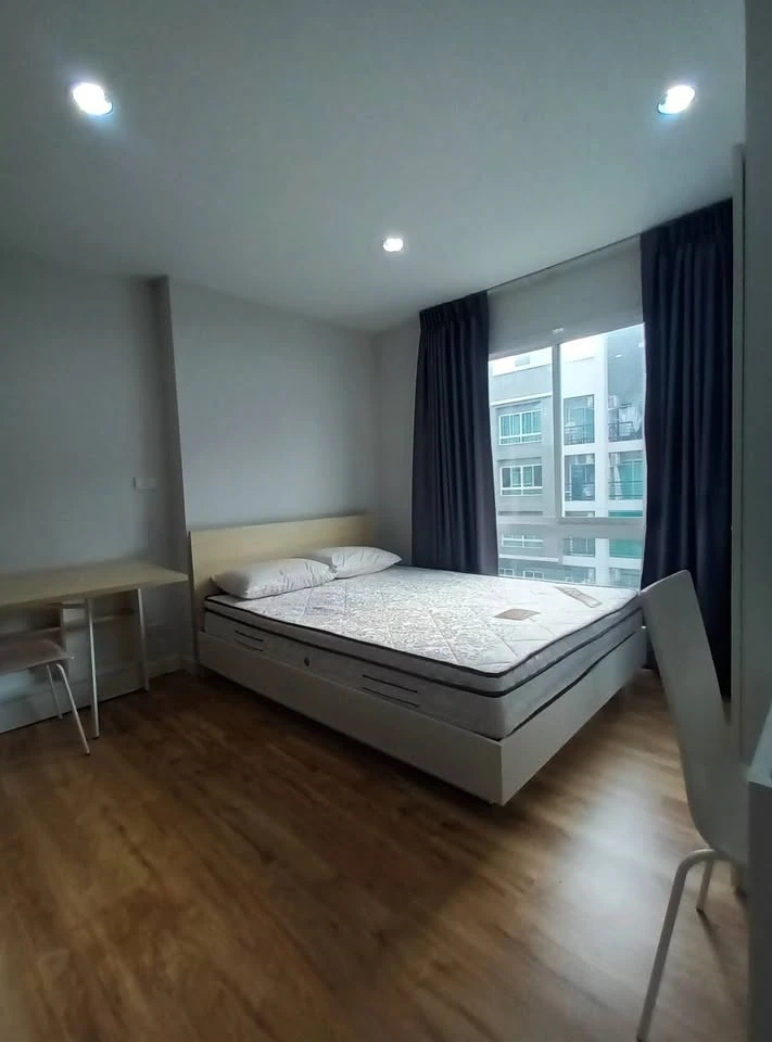 Cool Rama 7 condo for sale! Nice unit, fully furnished. Don't miss out on this great deal!!!