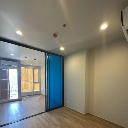 Selling an unfurnished unit at Culture Thonglor. Decorate to your liking. Great price, book now!