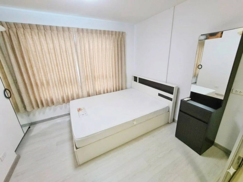 Selling D Condo Rattanathibet, ready-to-move-in unit on the 2nd floor. Comes with amenities. Great price. Don't miss out!