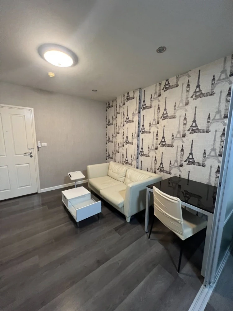 For sale: D Condo Campus Resort Bangsean, 1 bedroom, 1 bathroom, fully furnished, with nice wallpaper. Reserve now!