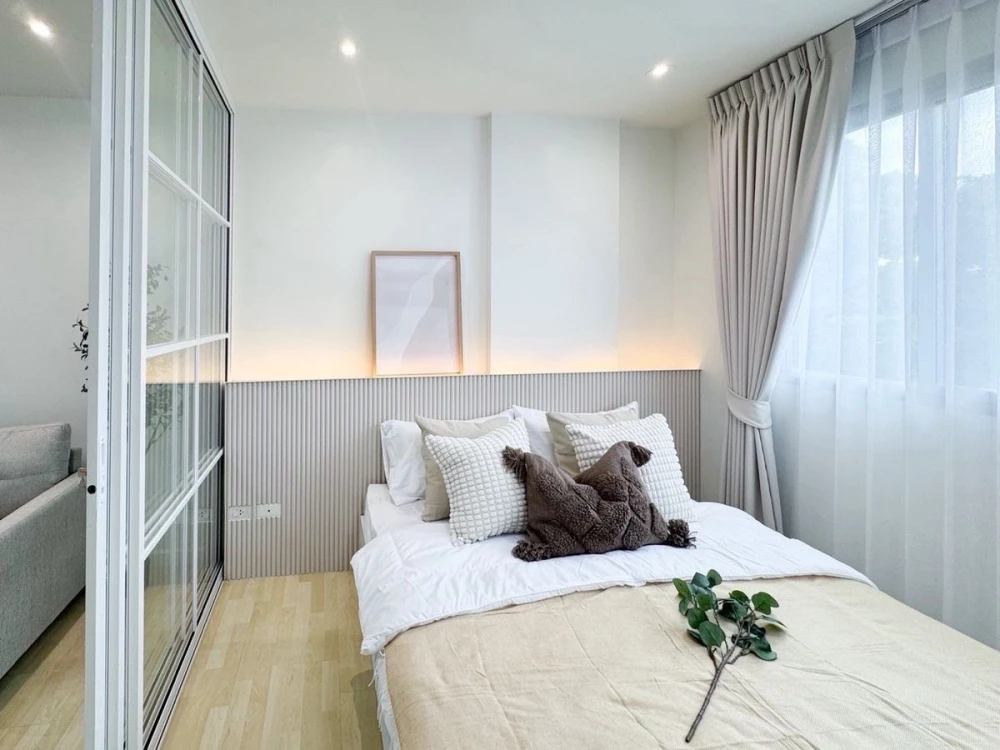 Dcondo Charan-Bangkhunnon for sale, a lovely room, beautifully decorated in a cool tone, comes with complete furniture, don't miss it.