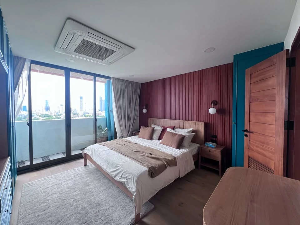 For sale: D.S. Tower 2 Sukhumvit 39, newly decorated in Mid-Century Modern style. Come and own it today, don't delay.