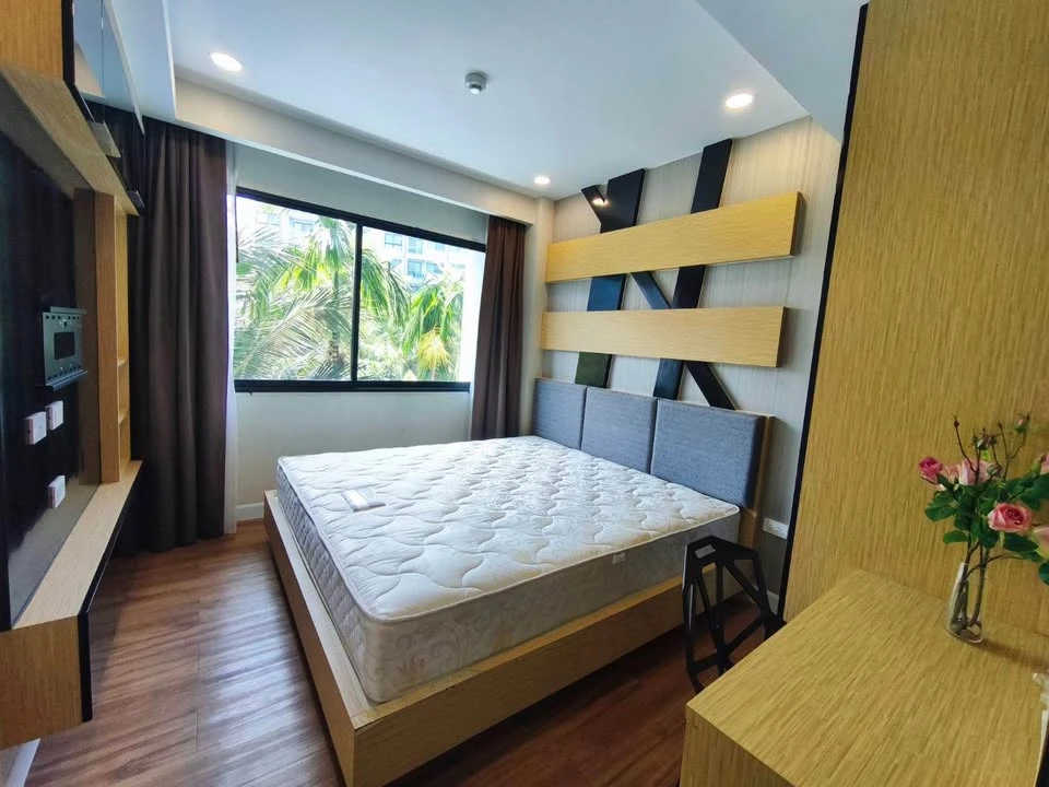 Selling a fully furnished, ready-to-move-in unit at Dusit Grand Park, 3rd floor. Book now! Don't miss out!