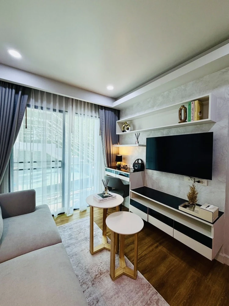 Selling a spacious and comfortable Dusit Grand Park condo with complete amenities. Book now!