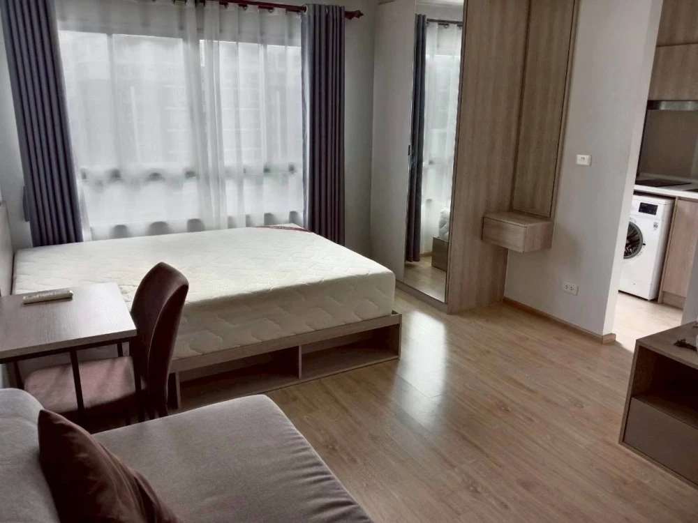 Selling Elio del Moss condo, corner unit, studio, fully furnished. Quiet room, excellent common areas.