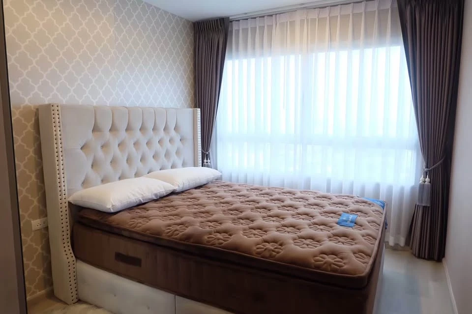 Selling Elio Sathorn-Wutthakat 1 bedroom, 1 bathroom unit. Great location. Fully furnished. Move-in ready!