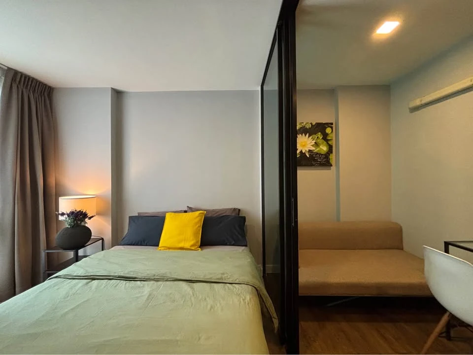 Selling a beautiful, ready-to-move-in Esta Bliss condo. Convenient location, good size, and fully functional. Don't miss out!