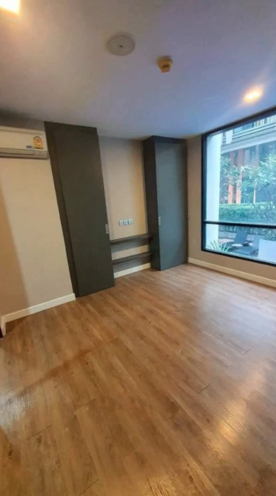 Selling a 2-bedroom, 1-bathroom corner unit at ESTA Bliss. It's surrounded by greenery, has a pool view, and a great location. Don't miss out!