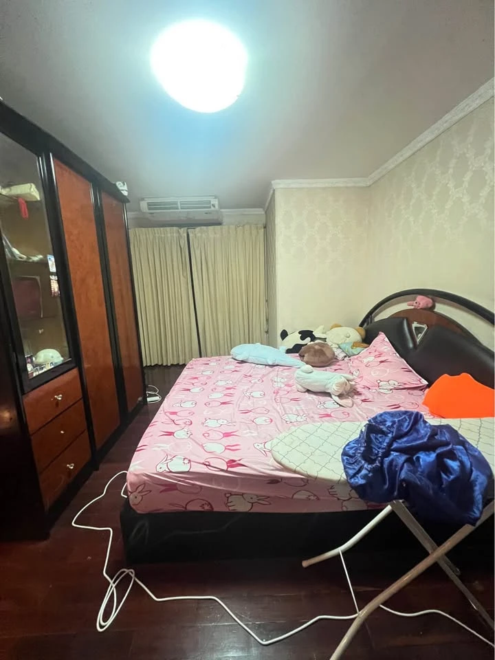 Flora Ville for sale, spacious rooms, lots of usable space, good location, convenient transportation, comes with complete facilities, reserve now!