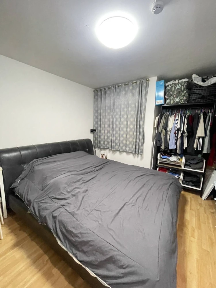 For sale G-1 Condo ladprao 1 room, nice to live in, comes with furniture and complete facilities, don't miss it.