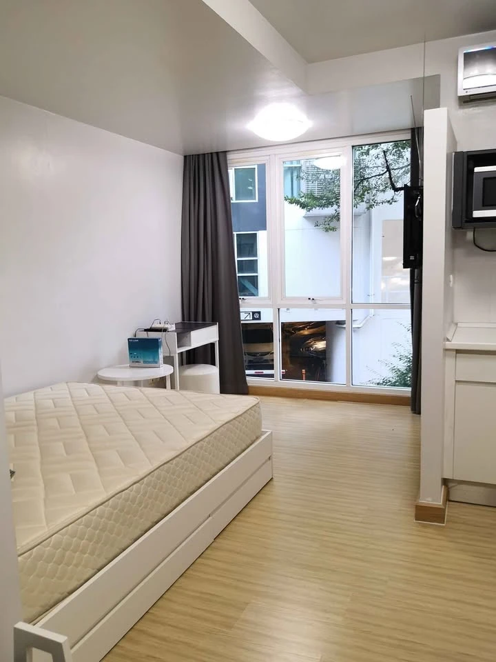 For sale: Garden Asoke-Rama 9, 1st floor room, good location, convenient transportation, fully furnished. Don't miss out on this great deal!