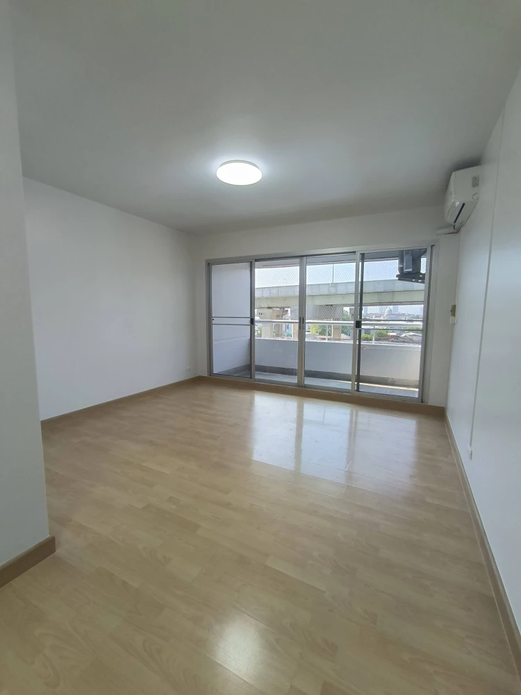Selling a Garden Court 1-bedroom, 1-bathroom unit with spacious living area, prime location, and complete amenities. Don't miss out!