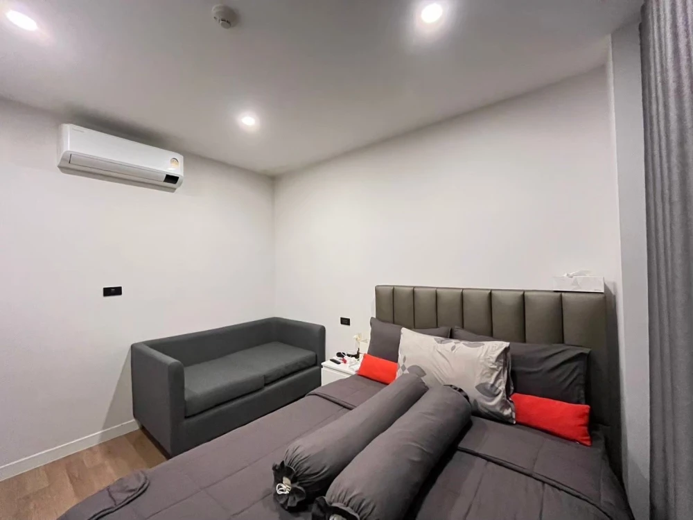 Groove Ratchada-Rama 9 for sale, corner room with privacy, lots of usable space, comes with complete facilities, don't miss it.