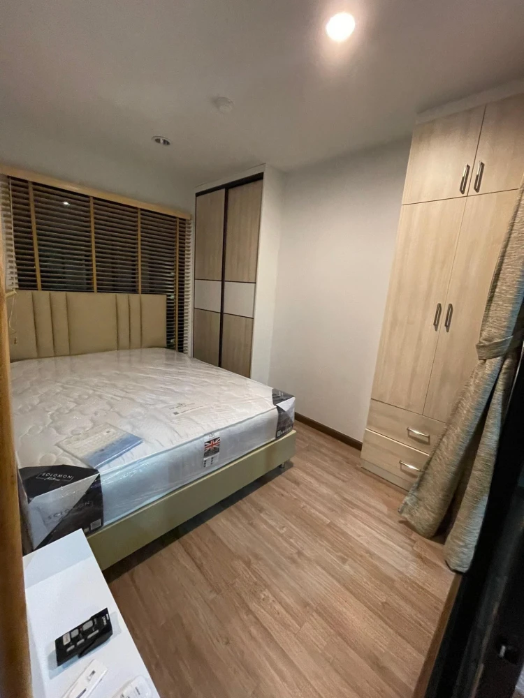 For sale: Hi Sutthisan Condo, great value, private corner room, quiet atmosphere, Muji design room, divided into separate rooms, buy now.