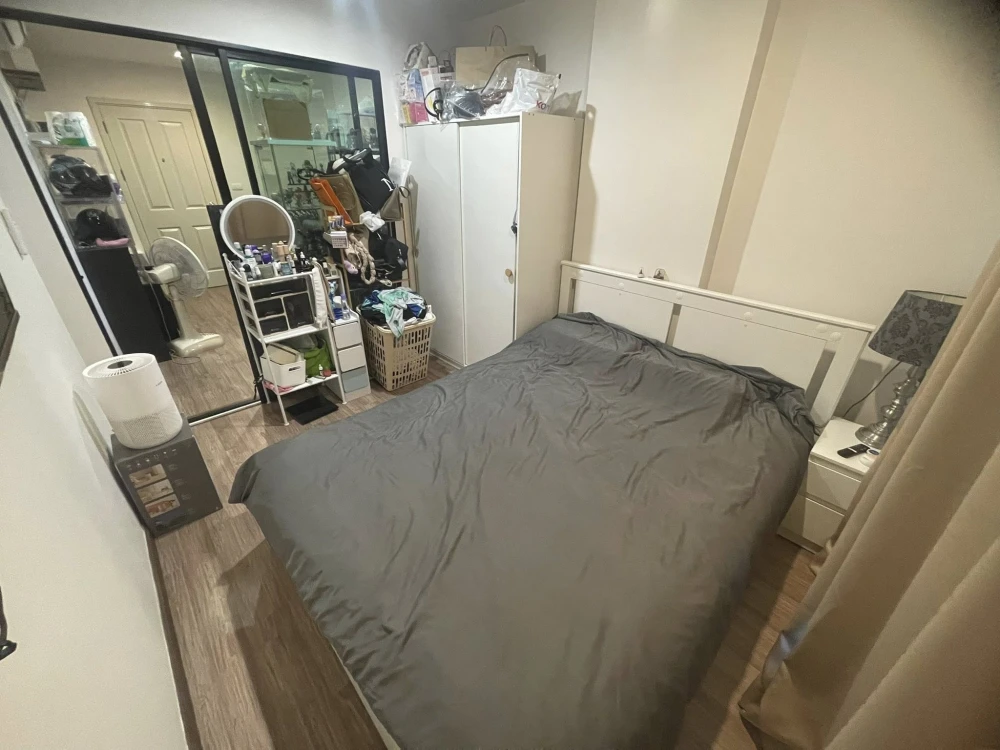 For sale: Hi Sutthisan, a lovely room in a great location. Comes fully furnished and equipped with appliances. Just bring your bags and move in!